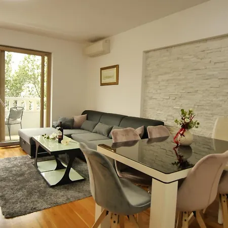 Apartments Makarska Beach Exterior photo